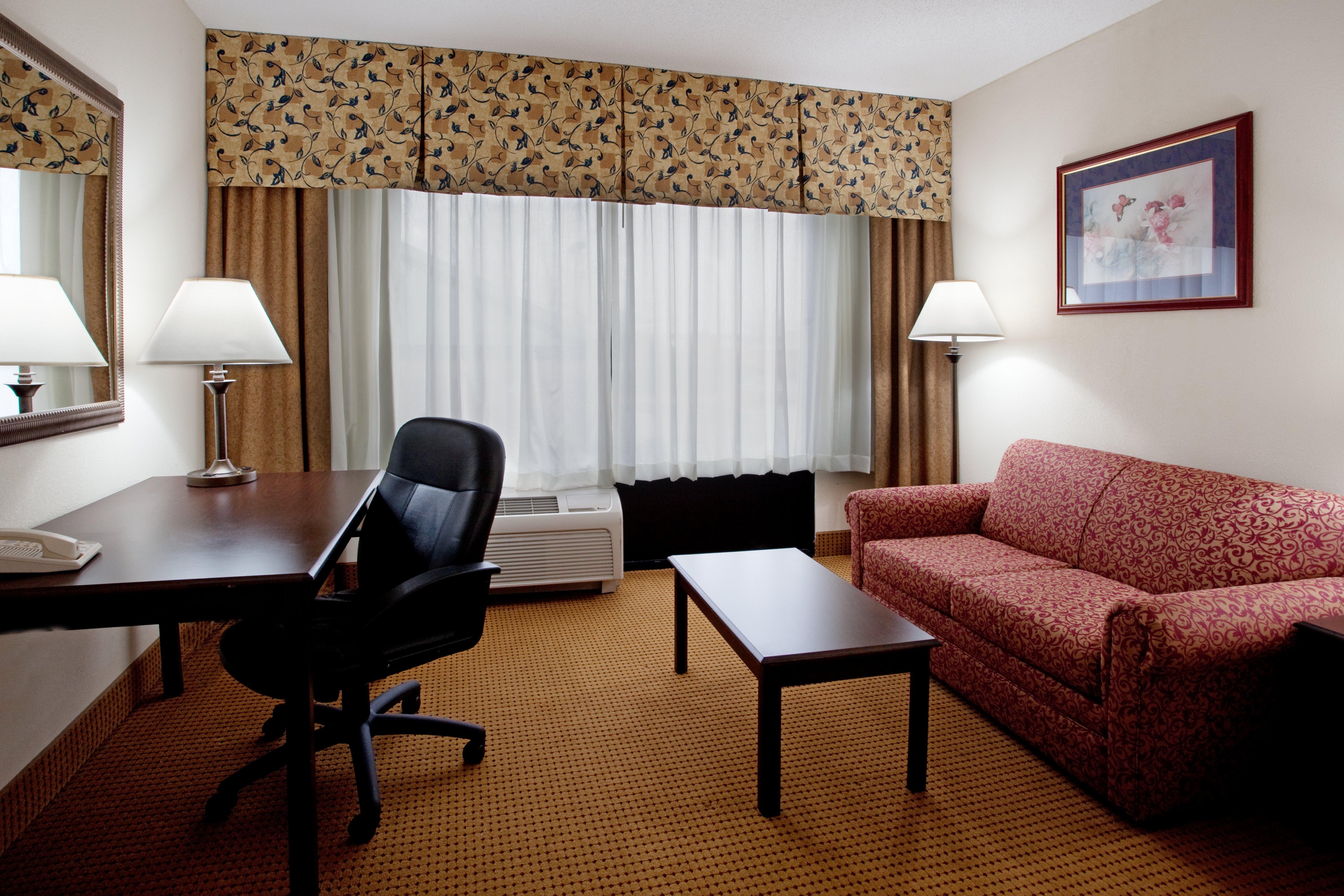 Lexington Inn And Suites Екстер'єр фото