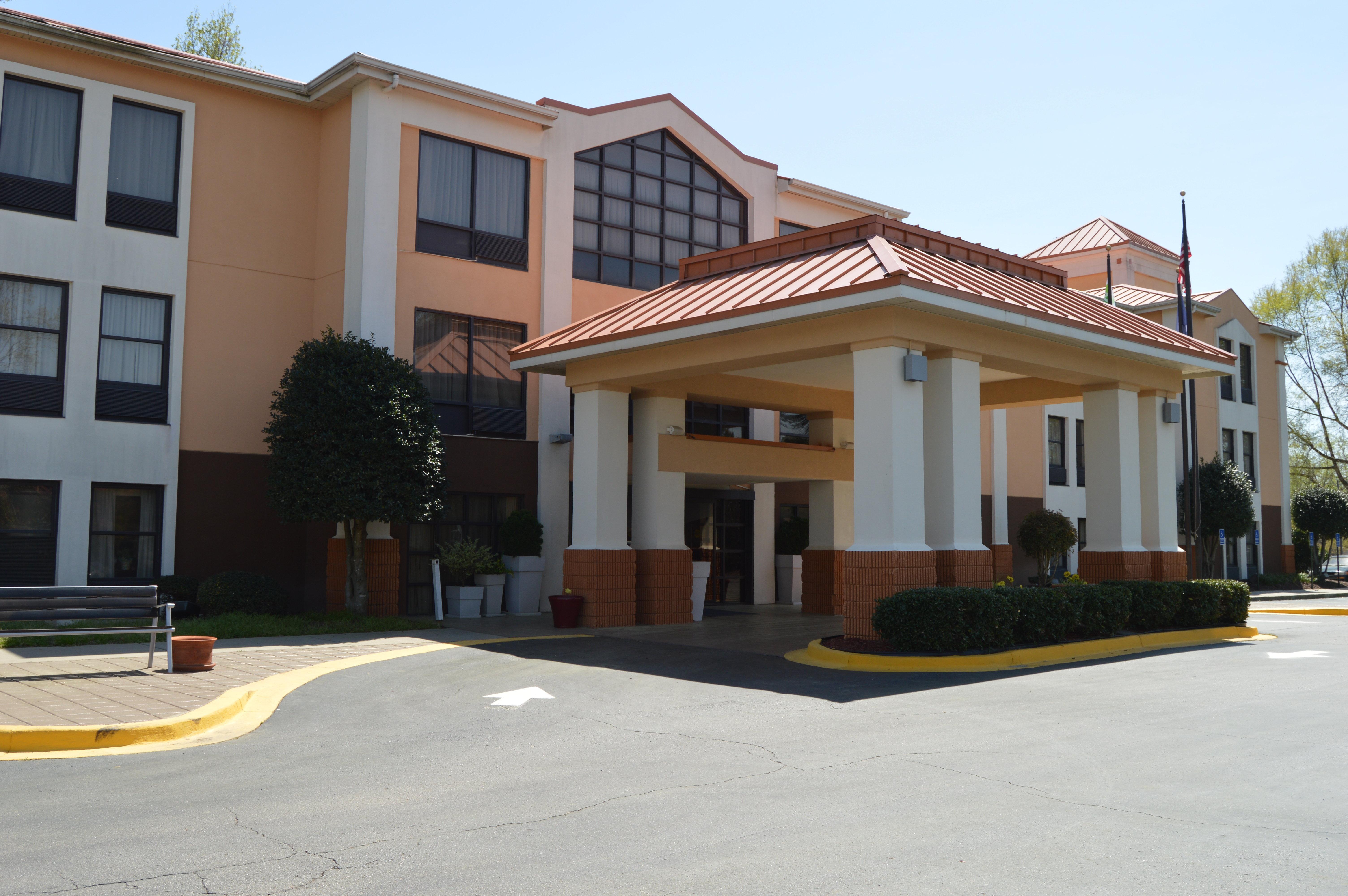 Lexington Inn And Suites Екстер'єр фото